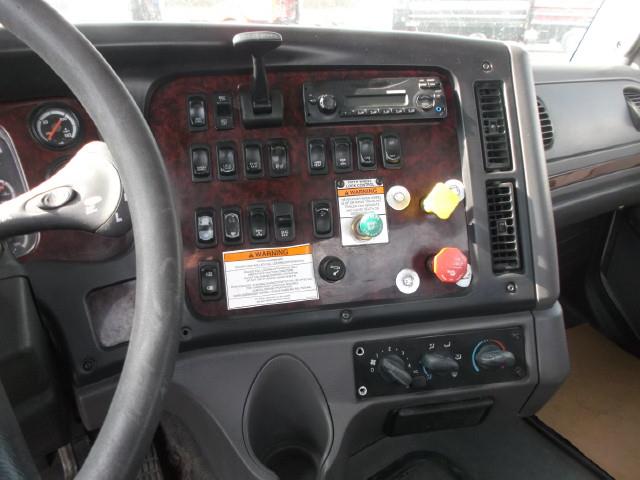 Image #5 (2011 FREIGHTLINER M2 AUTOMATIC T/A 5TH WHEEL TRUCK)